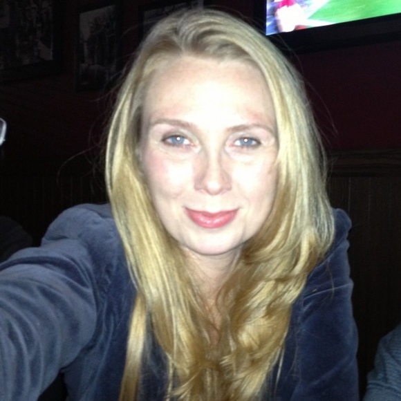 Meet your Posher, Tabitha - Picture 1 of 1